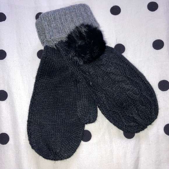 Mittens - Picture 2 of 3